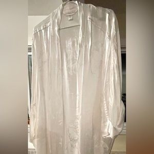 Victoria Secret white kimono robe size large